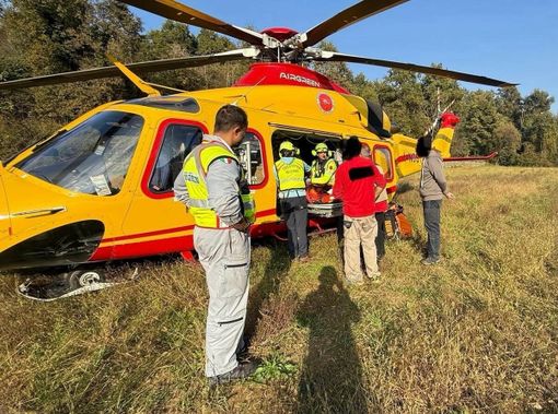 Zimone, giovane cade con la moto da cross: trasportato al CTO