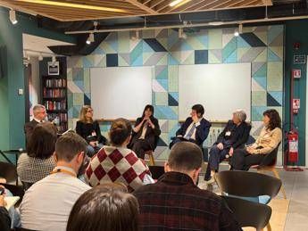 Amazon a Milano accoglie un incontro sulla violenza economica e di genere Amazon a Milano accoglie un incontro sulla violenza economica e di genere