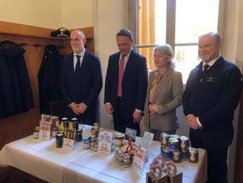 McDonald’s al fianco filiera del miele biologico italiano, 8 ton. in oltre 800 ristoranti McDonald’s al fianco filiera del miele biologico italiano, 8 ton. in oltre 800 ristoranti