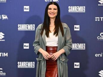 Sanremo, sorpresa per Laura Pausini prima del debutto: il gesto della figlia