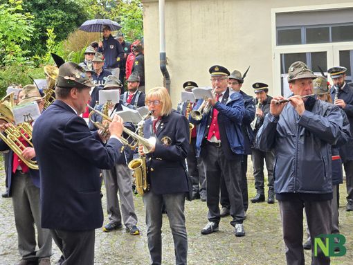 Muzzano in festa con la banda di Netro per accogliere gli Alpini