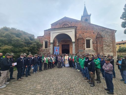 Salussola accoglie gli Alpini: amicizia e condivisione nel segno dell'Adunata. Salussola accoglie gli Alpini: amicizia e condivisione nel segno dell'Adunata.