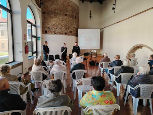 Prevenzione reati: i Carabinieri di Occhieppo Superiore incontrano la cittadinanza per la sicurezza  FOTO