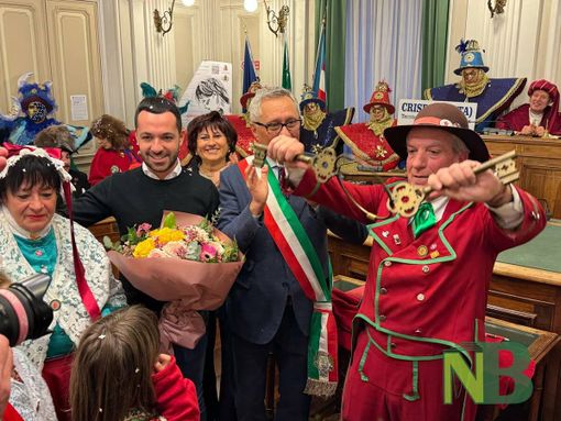Carnevale protagonista a Biella, consegnate le chiavi della città al Gipin e alla Catlina (foto di Davide Finatti per newsbiella.it)