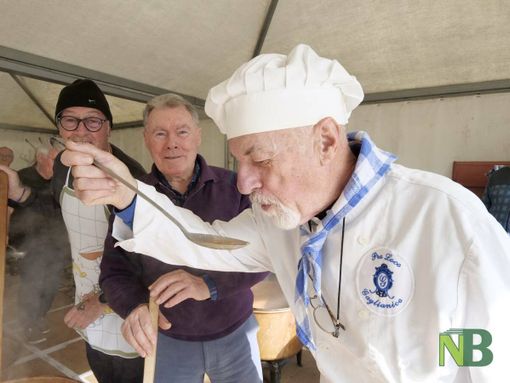 Gaglianico, via con la distribuzione della fagiolata! FOTO Davide Finatti per newsbiella.it