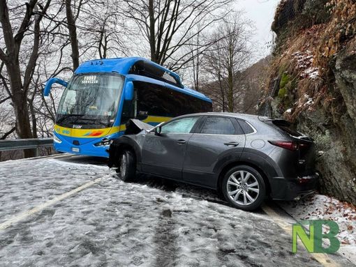 Scontro auto-bus sulla strada per Oropa, modifiche alla viabilità FOTO e VIDEO Davide Finatti per newsbiella.it