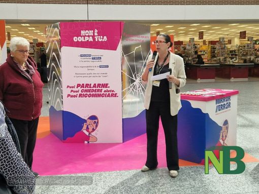 Al Centro Commerciale I Giardini di Biella “Mirror // Error”, l’evento per sensibilizzare sulla violenza di genere FOTO e VIDEO Al Centro Commerciale I Giardini di Biella “Mirror // Error”, l’evento per sensibilizzare sulla violenza di genere FOTO e VIDEO