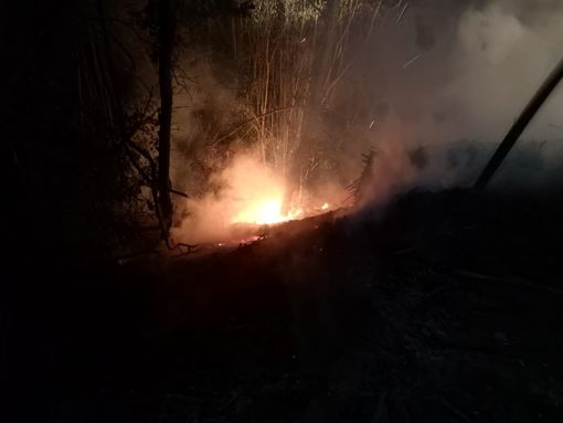 Incendi a Mezzana e Ponderano, in azione i Vigili del Fuoco FOTO Incendi a Mezzana e Ponderano, in azione i Vigili del Fuoco FOTO