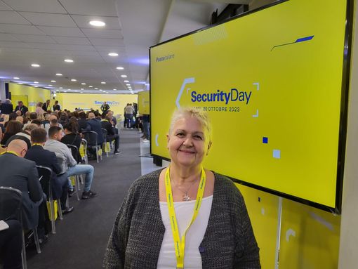 Security day di Poste italiane, un riconoscimento per una dipendente dell'ufficio di Vigliano