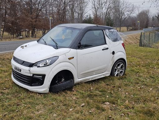 Zubiena, auto fuori strada sulla SP 338 - Servizio di Angela Lobefaro per newsbiella.it Zubiena, auto fuori strada sulla SP 338 - Servizio di Angela Lobefaro per newsbiella.it