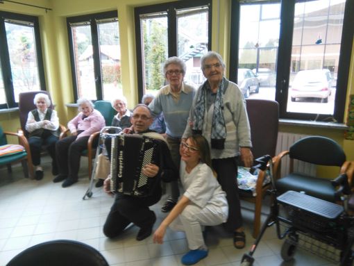 Ronco: Musica e allegria per gli ospiti di Sereni Orizzonti Ronco: Musica e allegria per gli ospiti di Sereni Orizzonti