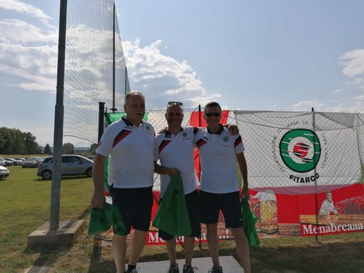 Tiro con l'arco, oro a squadre Master per gli Arceri Biella Tiro con l'arco, oro a squadre Master per gli Arceri Biella