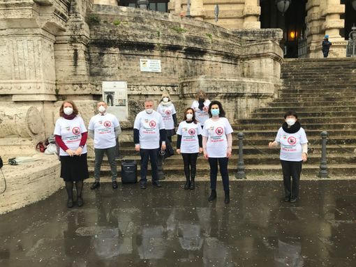 Depositato il referendum per l'abolizione della caccia proposto dal Movimento "Ora rispetto per tutti gli Animali"