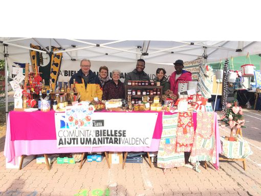 Comunità Biellese Aiuti Umanitari ai mercatini di Natale per la solidarietà