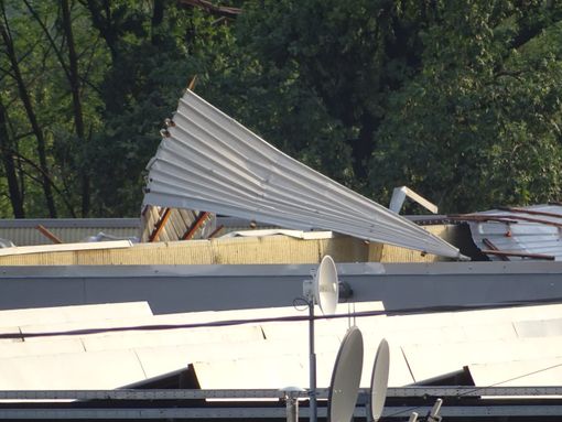 San Giacomo di Masserano, tetti scoperchiati al Centro Commerciale