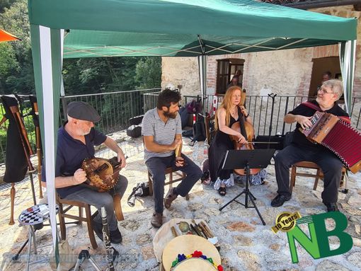 Le note della Banda Solìa invadono l'ex Mulino Susta a Soprana di Valdilana - Foto e Video