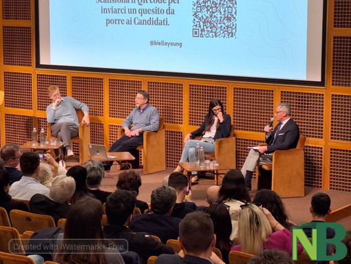 I giovani di BeYoung con i candidati Sindaco di Biella per parlare dei temi a loro vicini - Foto Nicola Rasolo per newsbiella.it I giovani di BeYoung con i candidati Sindaco di Biella per parlare dei temi a loro vicini - Foto Nicola Rasolo per newsbiella.it