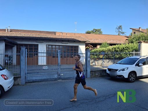 A piedi nudi alla Maratona di New York, Claudio Canessa: “Correre scalzo mi fa sentire libero” A piedi nudi alla Maratona di New York, Claudio Canessa: “Correre scalzo mi fa sentire libero”