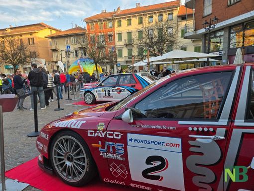 Cossato, grande spettacolo tra le vie cittadine con il campionato regolarità auto storiche - Foto e video Chiarini per newsbiella
