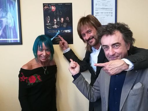 Nella foto di Benedetti il regista Piergiuseppe Zaia è con Eleonora Fani, direttore di produzione