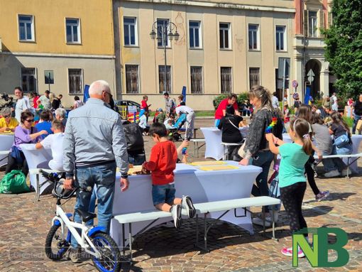 Bambini entusiasti alla riscoperta dei giochi all'aperto - Foto Nicola Rasolo per newsbiella.it Bambini entusiasti alla riscoperta dei giochi all'aperto - Foto Nicola Rasolo per newsbiella.it