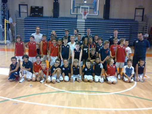 Il gruppo Aquilotti al PalaPajetta Il gruppo Aquilotti al PalaPajetta