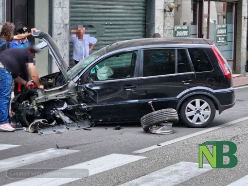 Cossato: uomo accusa un malore e finisce con l'auto contro a un muro, FOTO Bozzonetti per newsbiella.it
