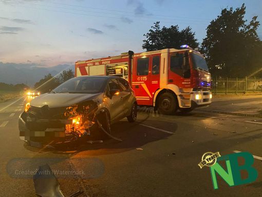 Gaglianico: Violento impatto tra due auto, 3 feriti - foto Finatti per newsbiella.it