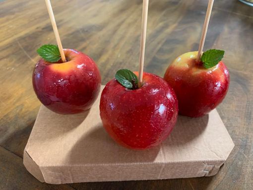 Mele caramellate: dolce perfetto per Halloween! Mele caramellate: dolce perfetto per Halloween!