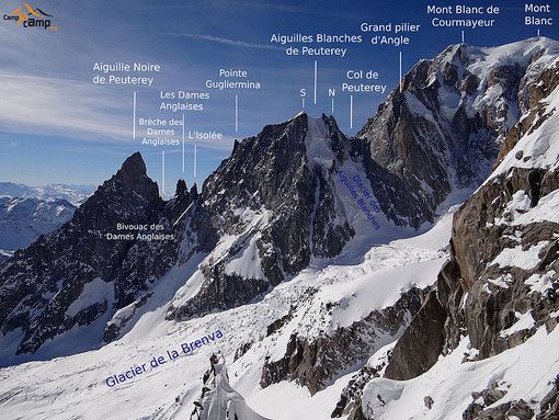 In salvo gli scalatori bloccati da ieri sul versante meridionale del Monte Bianco - Cronaca dal nord ovest In salvo gli scalatori bloccati da ieri sul versante meridionale del Monte Bianco - Cronaca dal nord ovest