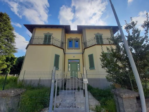 Leone del Pd: "Palazzina al Villaggio Lamarmora, lavori finiti ma disabitata. A Biella non è emergenza casa?"