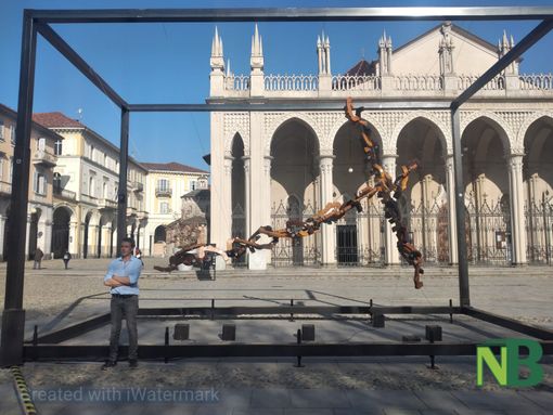 Barichello dedica MMXXII alla Passione di Sordevolo 2022. L'opera in piazza Duomo fino al 13 maggio, FOTO