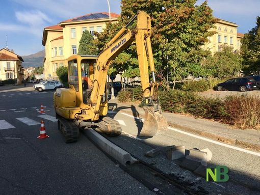 Biella: stop alle piste ciclabili. Primo atto con la demolizione del cordolo in via Delleani