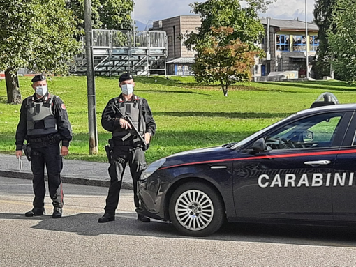 Rissa Villaggio La Marmora: trasferito a Biella il ferito, i Carabinieri intensificano i controlli FOTO Rissa Villaggio La Marmora: trasferito a Biella il ferito, i Carabinieri intensificano i controlli FOTO