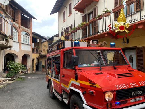 Sostegno, Vigili del Fuoco di Biella a Valdilana al lavoro per l'incendio di una canna fumaria