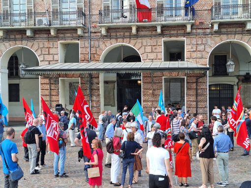 Giornalisti in piazza contro l'aggressione di Casapound: "Ci dobbiamo battere sempre" Giornalisti in piazza contro l'aggressione di Casapound: "Ci dobbiamo battere sempre"