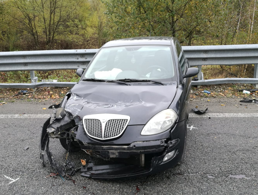 Masserano: Testacoda in superstrada, traffico bloccato Masserano: Testacoda in superstrada, traffico bloccato