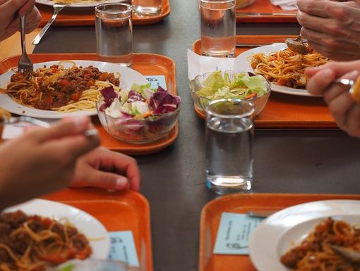 Biella, mensa scolastica: tariffe invariate ma si iscrive solo chi è in regola con i pagamenti