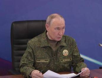 Putin: "Ucraina non ha fretta di finire guerra con mezzi pacifici"
