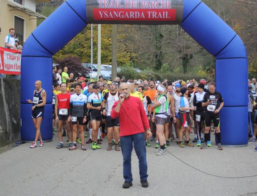 La partenza dellYsangarda Trail con l'organizzatore Paolo Boggio