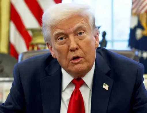 Trump “Chi farà affari con Iran pagherà 25% su attività commerciali con USA” Trump “Chi farà affari con Iran pagherà 25% su attività commerciali con USA”