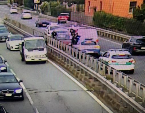 Fuga rocambolesca in città a bordo di una Fiat 600. Polizia Locale arresta un 24enne biellese, foto di Mattia Baù per newsbiella.it
