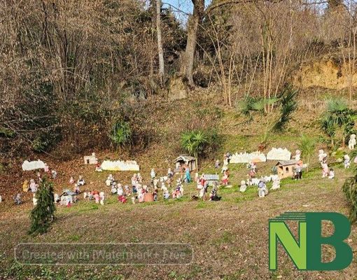 A Pollone tra luci e colori spunta il suggestivo presepe di bambole del Rione Burcina FOTO Mauro Benedetti per newsbiella.it