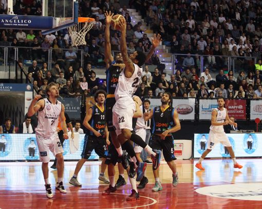 Basket - La sfida tra Angelico e Barcellona in cifre