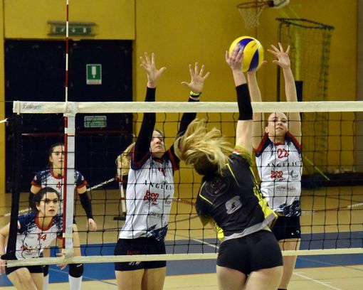 Bonprix TeamVolley cade ad Alba dopo nove vittorie consecutive Bonprix TeamVolley cade ad Alba dopo nove vittorie consecutive