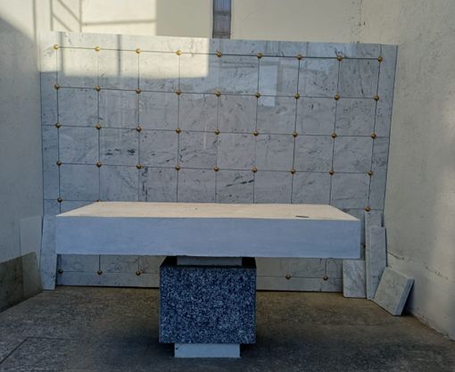 Nuovi ossari nel cimitero a Salussola Nuovi ossari nel cimitero a Salussola