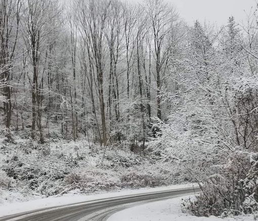 A Pettinengo la neve regala un paesaggio da fiaba.