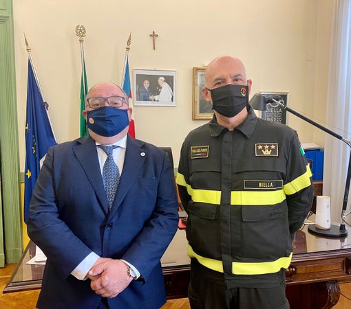 Incontro ufficiale del nuovo comandante dei Vigili del Fuoco con il sindaco di Biella Incontro ufficiale del nuovo comandante dei Vigili del Fuoco con il sindaco di Biella