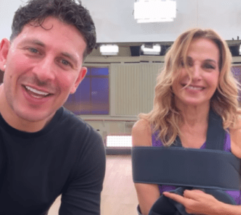 Ballando, Barbara D'Urso col tutore al braccio: "Io non mi arrendo"