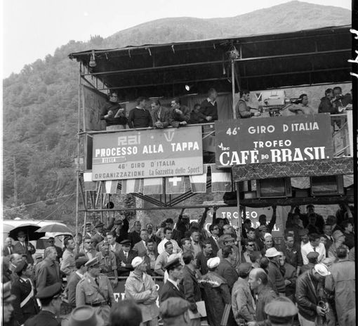 Amarcord, scatti dal passato biellese: Giro d'Italia 1963, il famoso "Processo alla tappa" Amarcord, scatti dal passato biellese: Giro d'Italia 1963, il famoso "Processo alla tappa"